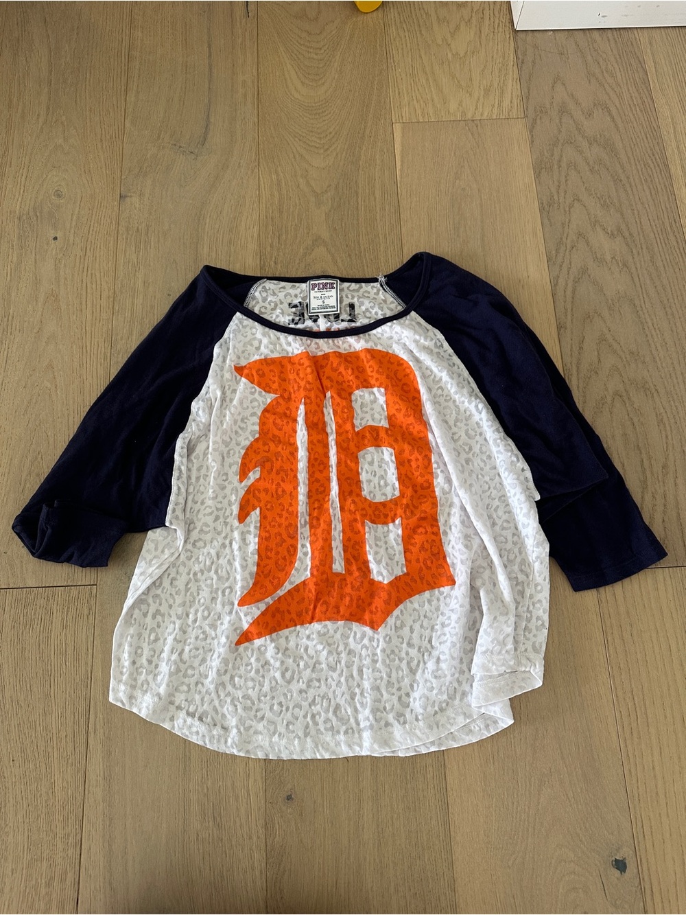 Victoria Secret Pink Detroit Tigers shirt